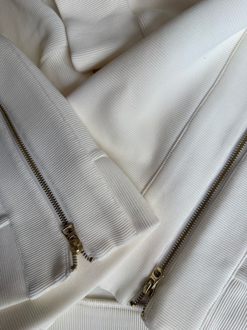 Varley Off-White Ribbed Crew Sweatshirt - Picture 3 of 3